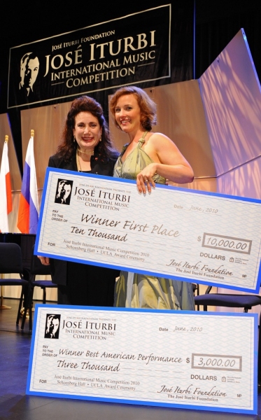 First Prize for Vocal, Sasha Cooke with Donelle Dadigan (Co-Founder and President) Photo